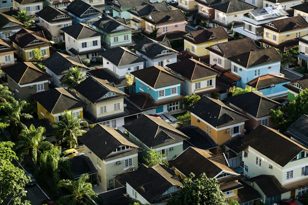 Why Roof Claims Get Reopened: Adjusters Sound Off on Contractor Tactics